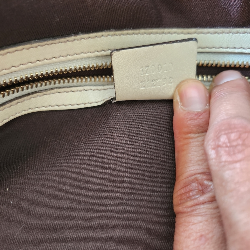 Large Beautiful Authentic Gucci Interlocking Gg L… - image 8